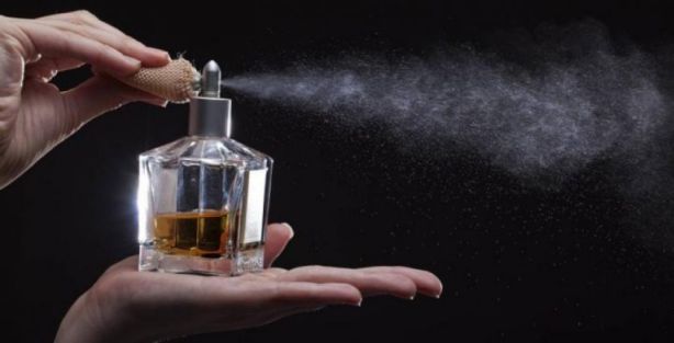 العطور في الحلم