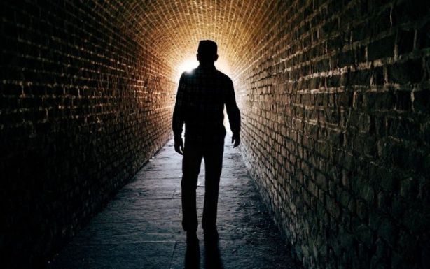 تفسير رؤية الميت في المنام للحامل