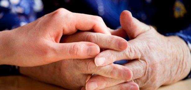 تقبيل الأب الميت في المنام