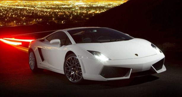 تفسير حلم سيارة بيضاء