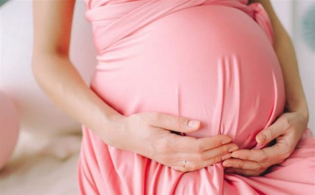 حلم المرأة المتزوجة أنها حامل