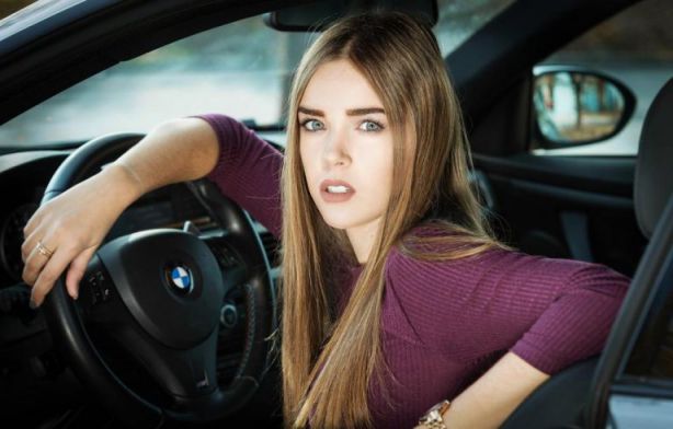 تفسير حلم السيارة للعزباء