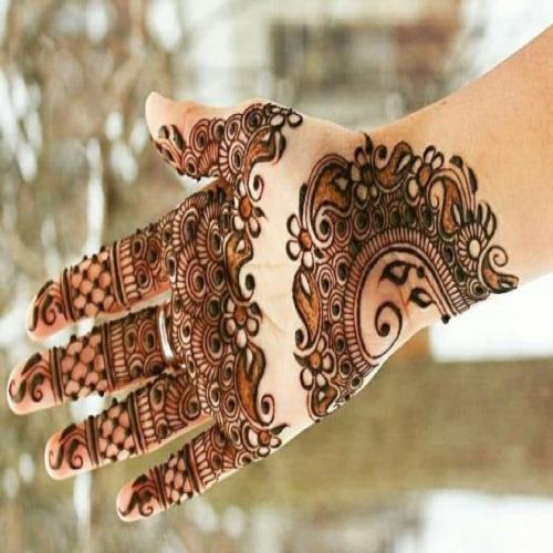 Interpretació d'un somni sobre henna de la mà d'una dona casada