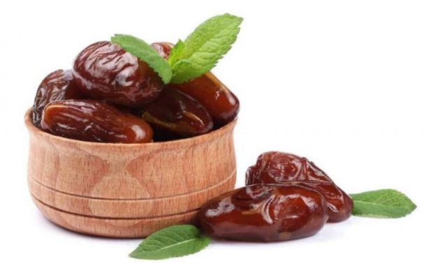 رؤية التمر في المنام للمتزوجة