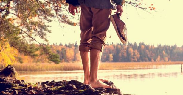 المشي حافي في المنام