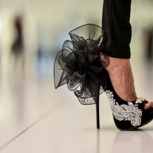 Tolkning av en trasig sko i en dröm för ensamstående kvinnor