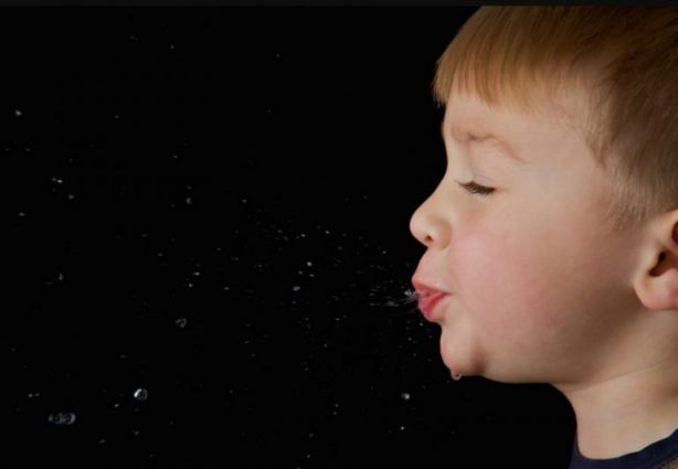 البصق في المنام