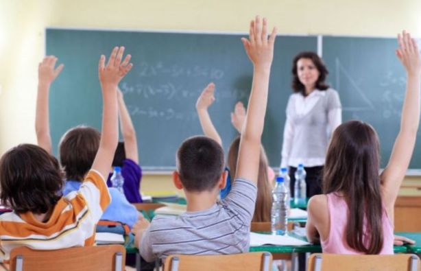 حلم المدرسة للعزباء