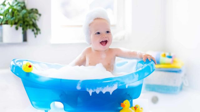 Drømmer om at se et barn vaske i en drøm 640x360 1 - Fortolkning af drømme online