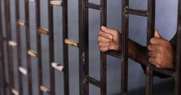  شخص مسجون في المنام - تفسير الاحلام اون لاين