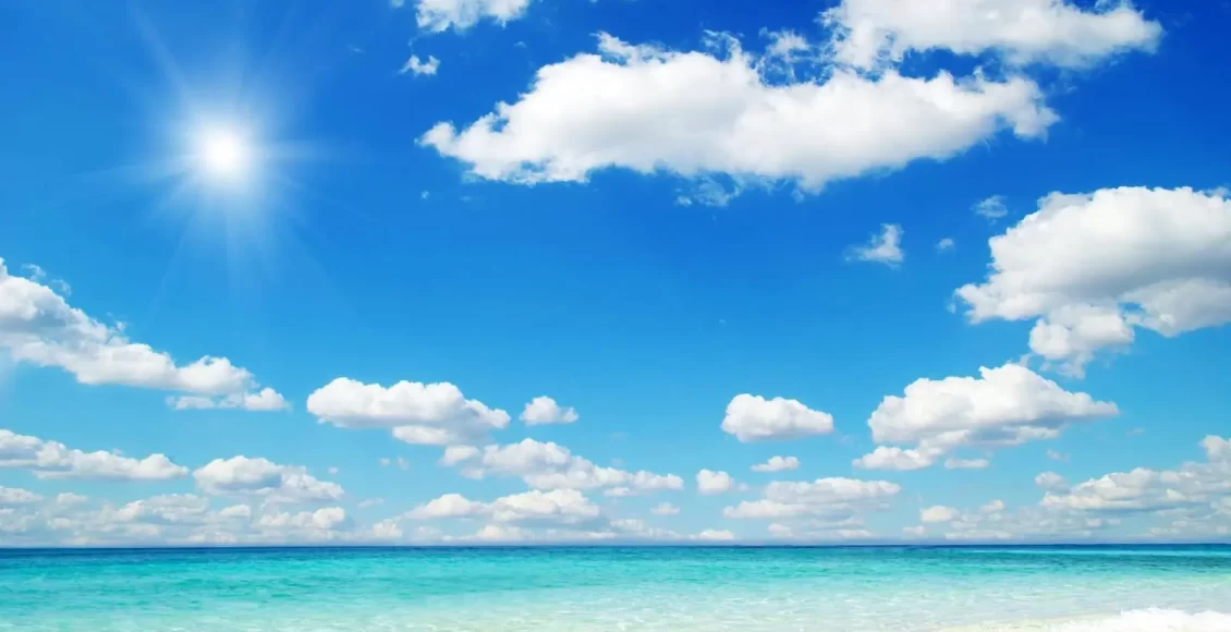 نیلے آسمان اور سفید بادلوں کو دیکھنے کا خواب 1130x580 1 - آن لائن خوابوں کی تعبیر