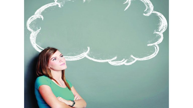 كيف يؤثر فرط أحلام اليقظة على الصحة النفسية والجسدية؟