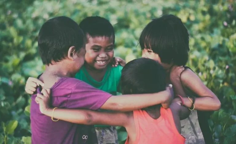 العلامات التي تدل على أن الصداقة غير حقيقية