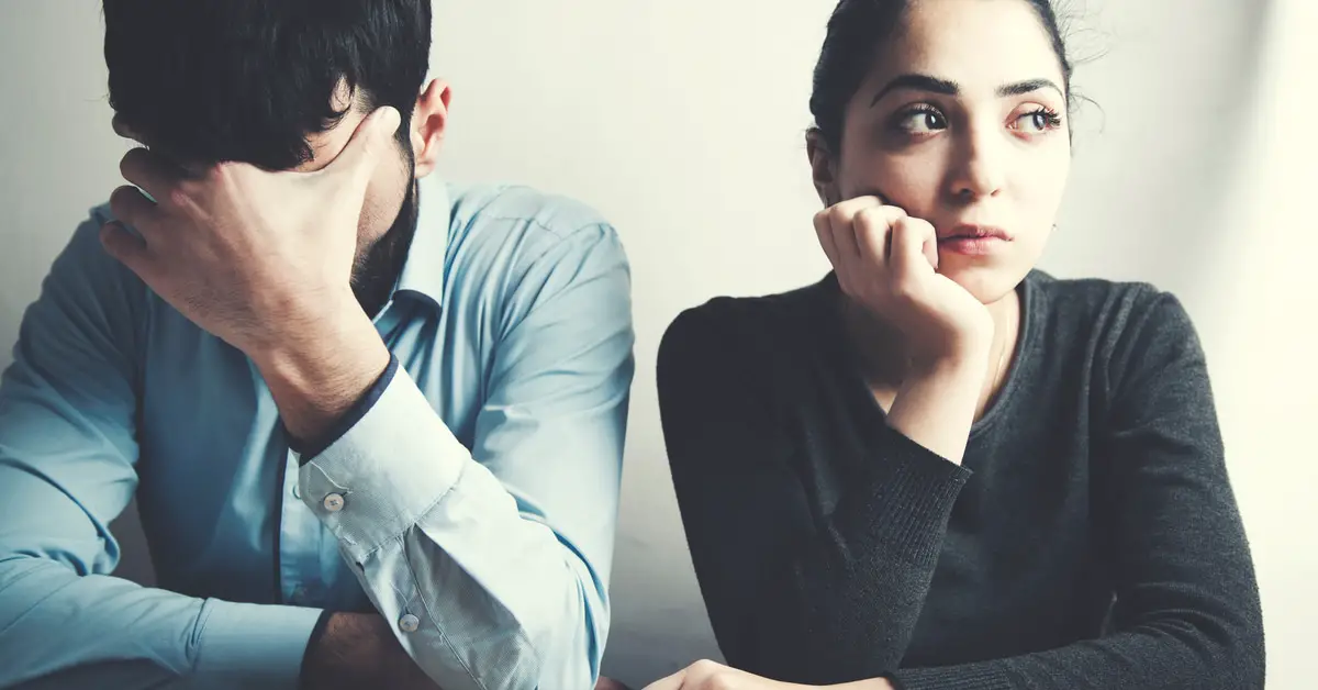 كيف يمكن تجاوز الخلافات في الحب باستخدام أسئلة فعالة؟