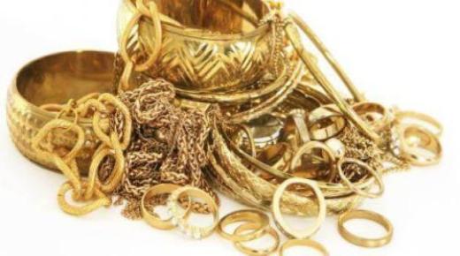 เรียนรู้เกี่ยวกับการตีความของขวัญทองคำในความฝันโดย Ibn Sirin