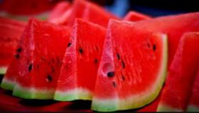 ʻO ka wehewehe 50 koʻikoʻi o ka ʻike ʻana i ka watermelon ma ka moeʻuhane e Ibn Sirin