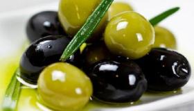 Vad är tolkningen av att se gröna oliver i en dröm enligt Ibn Sirin?