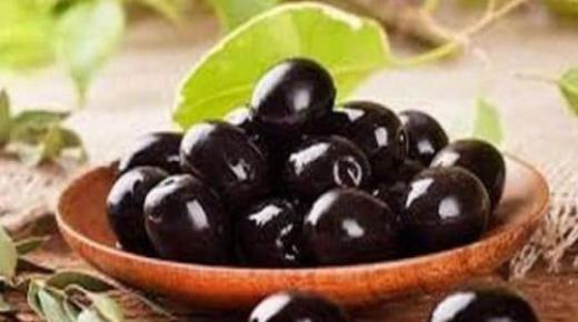 Tolkning av att äta oliver i en dröm av Ibn Sirin