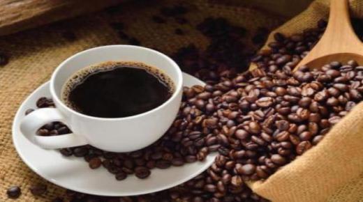 De 20 belangrijkste interpretaties van koffie zetten in een droom door Ibn Sirin