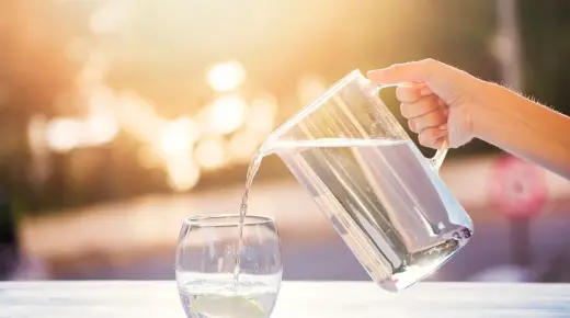 Երազում խմելու ջուր տեսնելու իմաստաբանությունը Իբն Սիրինի կողմից