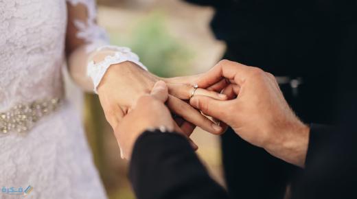 Нөхрөөсөө өөр хүнтэй гэрлэж, аз жаргалтай байсан зүүдний тайлал юу вэ?