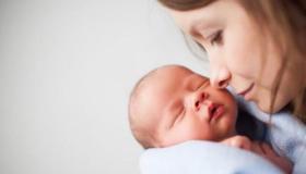 Իմացեք հղիության և ծննդաբերության մասին երազի մեկնաբանության մասին միայնակ կնոջ համար, ըստ Իբն Սիրինի