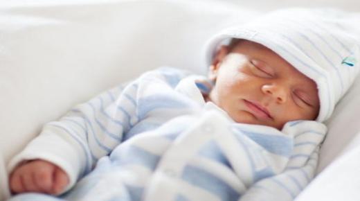 एकल महिलाओं के लिए एक सपने में एक पुरुष शिशु को देखने के लिए इब्न सिरिन की व्याख्या