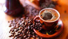 Sužinokite daugiau apie kavos interpretaciją sapne pagal Ibn Siriną