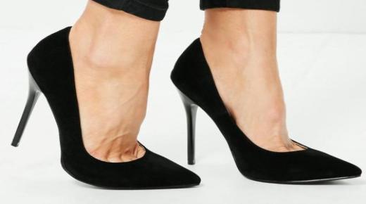 एक विवाहित महिला के लिए इब्न सिरिन के लिए जूते पहनने के सपने की व्याख्या क्या है?
