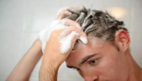 इब्न सिरिन के अनुसार बाल धोने के सपने की व्याख्या के बारे में जानें