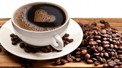 ความหมายที่สำคัญที่สุดเกี่ยวกับการตีความนิมิตการดื่มกาแฟในความฝันของผู้หญิงโสดตามอิบันสิรินทร์