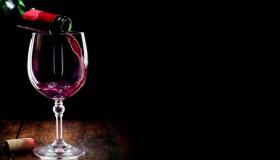 Vad är tolkningen av vin i en dröm av Ibn Sirin?