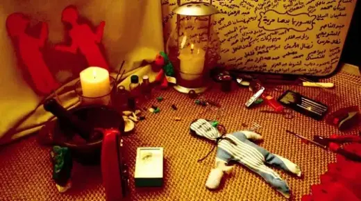 Կախարդության մասին երազի 20 ամենակարևոր մեկնաբանությունները միայնակ կնոջ համար անհայտ անձից երազում ըստ Իբն Սիրինի