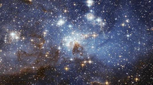 اهم 100 تفسير لرؤية النجوم تلمع في السماء في المنام للعزباء لابن سيرين