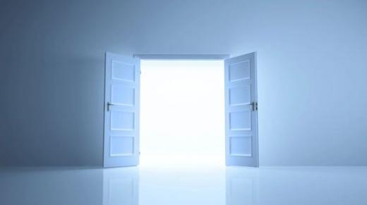 ¿Cuál es la interpretación de un sueño sobre una puerta abierta según Ibn Sirin?