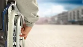 Tolkning av att se en funktionshindrad person i en dröm av Ibn Sirin