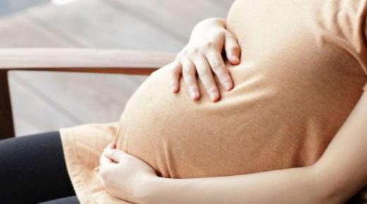 Les interpretacions més importants de l'embaràs en un somni per a dones solteres, segons estudis superiors