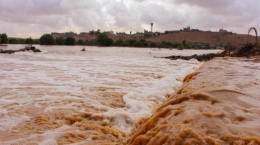De 20 belangrijkste interpretaties van het zien van overstromingen in een droom door Ibn Sirin