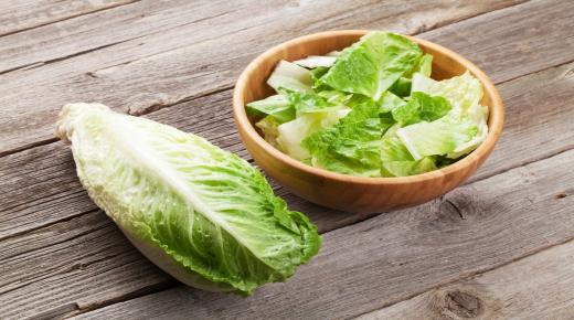 Uzziniet vairāk par Ibn Sirina sapņa interpretāciju par salātu ēšanu sapnī