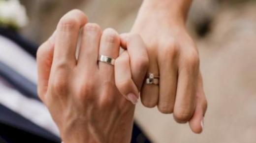 Իմացեք ավելին նշանադրության և ամուսնության երազանքի մեկնաբանության մասին՝ ըստ Իբն Սիրինի