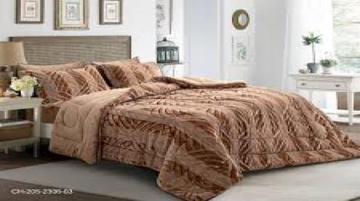 Wat is de interpretatie van de droom van het kopen van een bedmatras voor een getrouwde vrouw in een droom volgens Ibn Sirin?