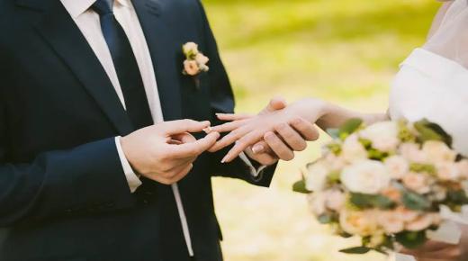 Ի՞նչ է մեկնաբանում Իբն Սիրինի համաձայն այլ անձի հետ ամուսնանալու մասին երազի մեկնաբանությունը:
