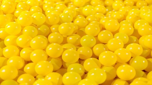 इब्न सिरिन द्वारा पीले रंग के बारे में सपने की व्याख्या क्या है?