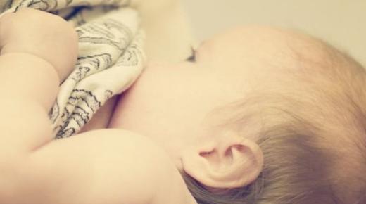ما تفسير الإرضاع في المنام لابن سيرين والنابلسي؟